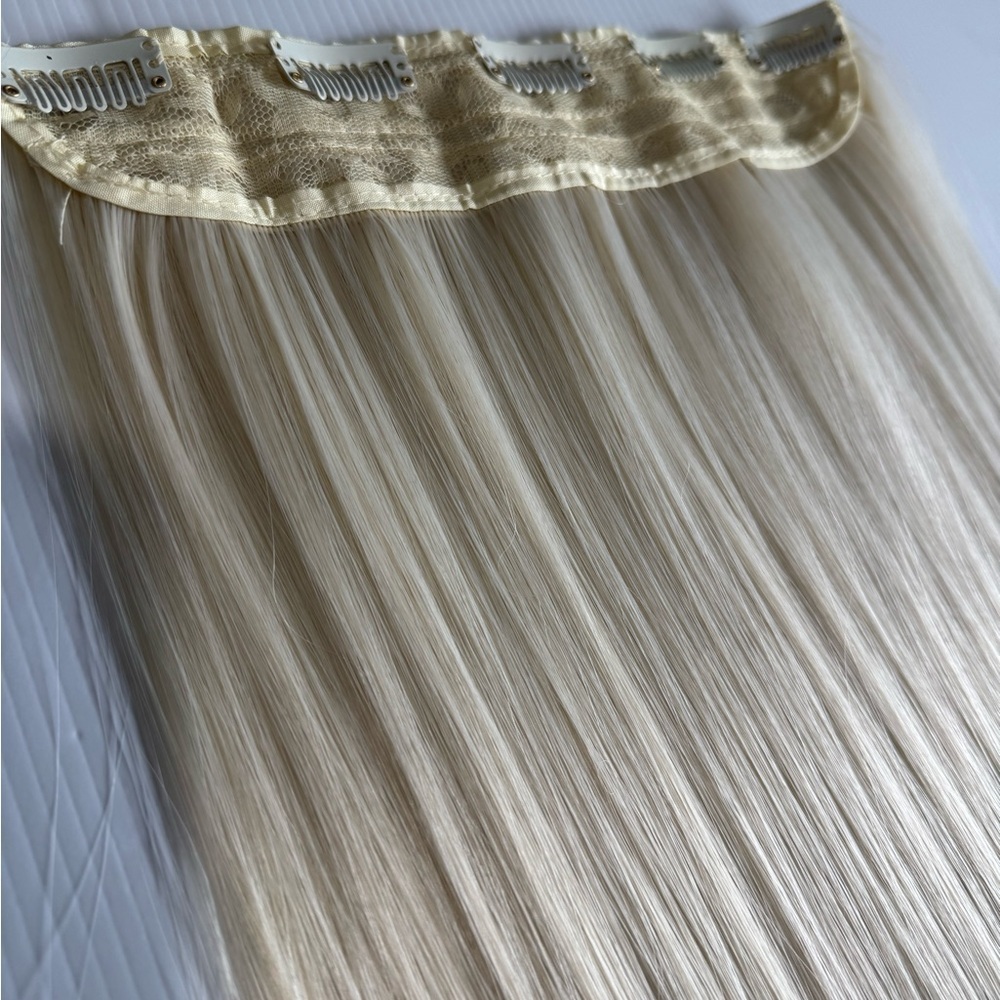 24” One-Piece Clip-In Hair Extension Platinum Blonde Straight Hair Natural look - Picture 11 of 14